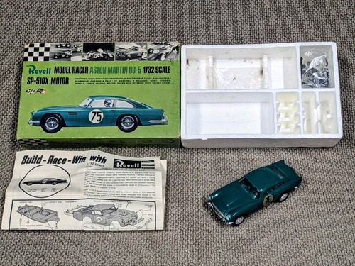 Revell model racer aston - racer,