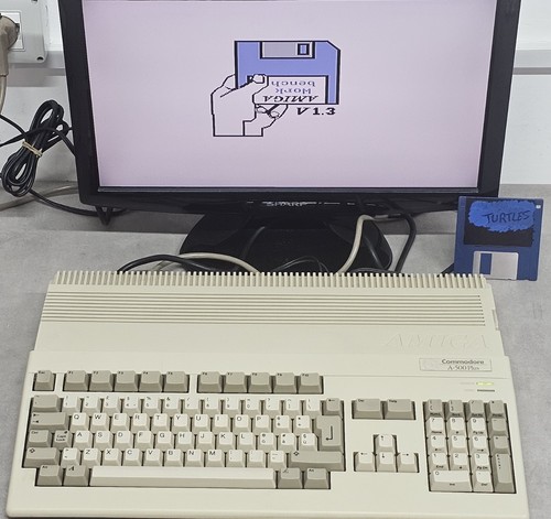 Commodore amiga 500 plus - commodore,