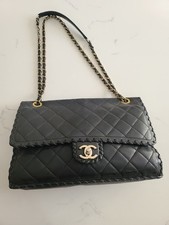 Borsa a tracolla CHANEL classica chiusura magnetica patta singola pelle nera trapuntata 