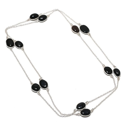 Collana con pietre preziose - , in