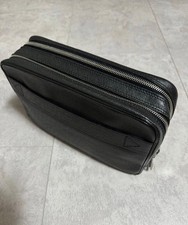 Louis Vuitton M32902