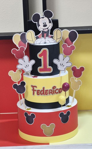 Torta finta scenografica bimbo