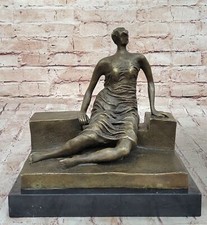 Scultura Moderna In Bronzo