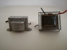 COPPIA DI VECCHI TRASFORMATORI