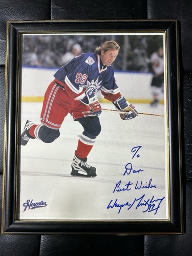 Wayne gretzky signed - wayne, via