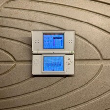 nintendo ds lite,perfettamente funzionante,nessun tipo di problema,legge tutto