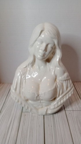 Statua una fanciulla - una,