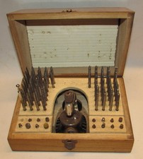 Punzonatrice manuale per orologeria – con set completo di punzoni XX Secolo