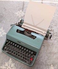 Olivetti Lettera 32 Typewriter