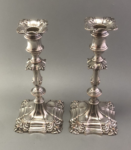 Antico candelabro placcato