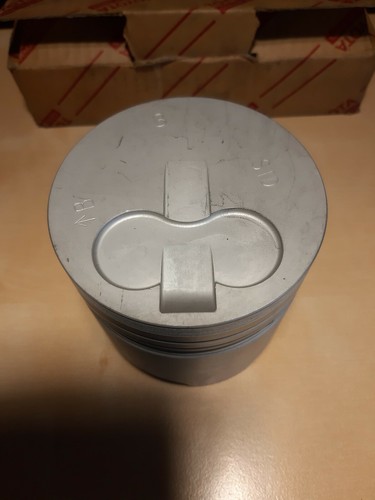 Pistoni originali nuovi - originali, "nuovi"