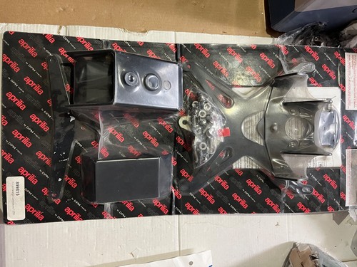 899815 kit portatarga aprilia - kit,