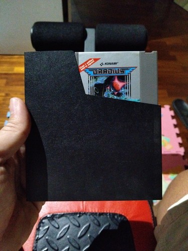Gradius più custodia nes - gradius,
