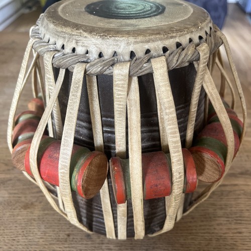 Antico tamburo tabla indiano