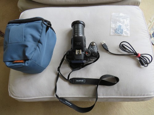 Fujifilm finepix hs10 - finepix,