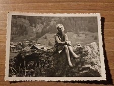 # 19705 a. Foto Donna Elegante  Gambe in Luogo Da Identificare aa 60 Italia 10x7