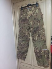 Pantalone mimetica vegetato  Esercito. Misura M .
