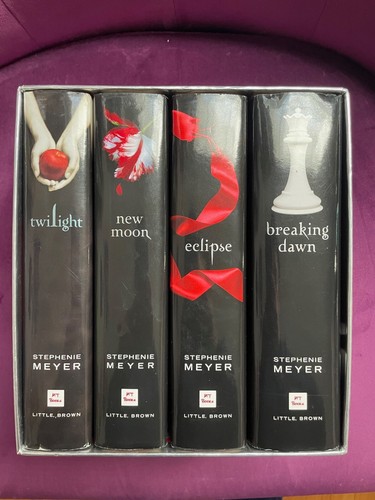 Twilight saga books first - twilight,