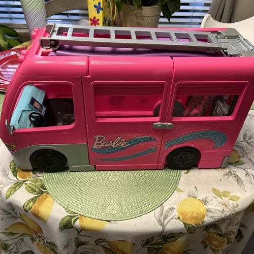 Barbie ultimate camper 2021 - camper,