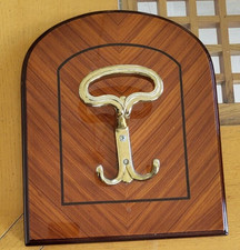 Svendita: Appendiabiti in legno con gancio in ottone 29x24,5 cm