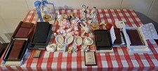 Lotto mercatino pelletteria ceramiche porcellane bomboniere e vari vedi foto