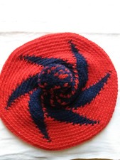 Basco donna rosso e blu con pompon, maglia, pura lana, vintage anni 70.