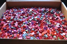 Borchie piramidali in plastica