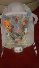 sdraietta neonato con melodie ?  e vibrazione 