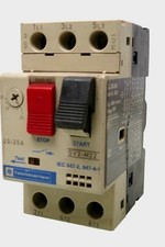 Telemecanique Schneider GV2 M22 Interruttore automatico salvamotore 20-22 A