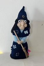 Befana, strega, uncinetto