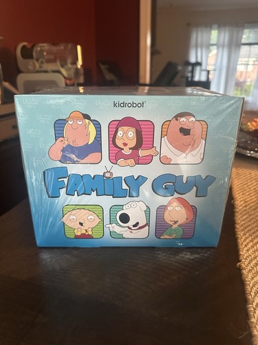 Kidrobot family guy - family,