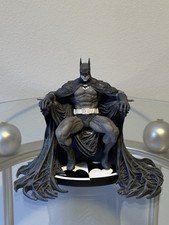 Statua Batman Bianco e Nero