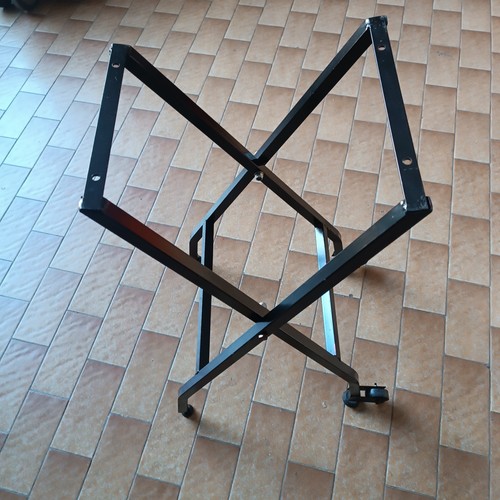 Cavalletto per distributori