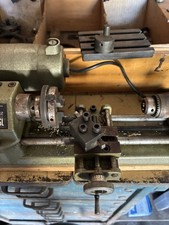 Tornio UNIMAT DB-200 con molti