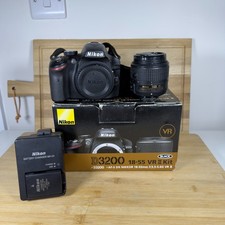 Nikon D3200 DSLR e AF-S 18-55