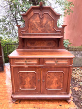 CREDENZA LUIGI FILIPPO CON PIATTAIA RADICATA DELLA SECONDA META' DEL 900