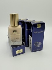 Fondotinta Stay-in-Place Estee