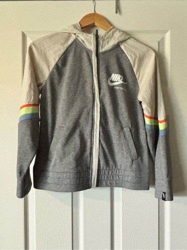 Nike sportswear heritage - nike,