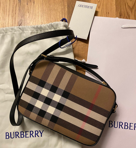 Burberry crossbody camera - burberry,