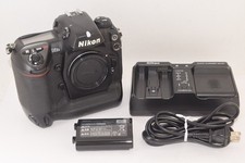 [VG] Corpo Nikon D2xs reflex digitale nera gustosa con carica batteria dal Giappone