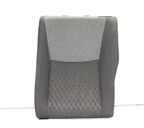 Toyota yaris hinten - (xp210),