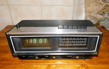 Radio sveglia vintage Santron CR-102 – anni ’70/’80 – revisionata e Funzionante