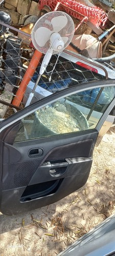 Pezzi ricambio ford fiesta - di,