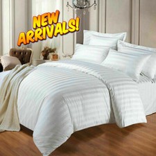 Copripiumone a righe di raso