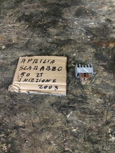 Regolatore tensione aprilia - tensione,