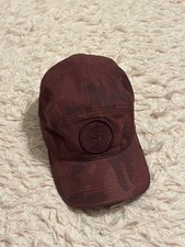 Cappello rosso Supreme x Stone