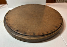 Antica sedia primitiva in