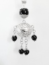 Ciondolo ballerina Sarda con amuleti su coccu e richiamo degli angeli