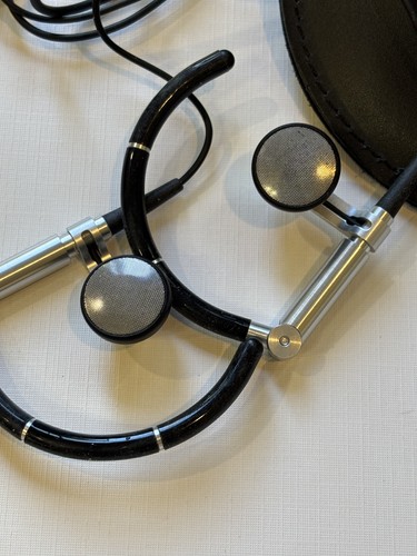 Bang olufsen beoplay earset - &,