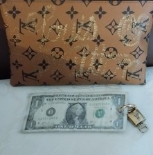 LOUIS VUITTON LUXXUS